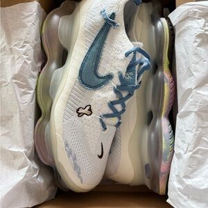 Nike Air Max Scorpion FK in White and Blue